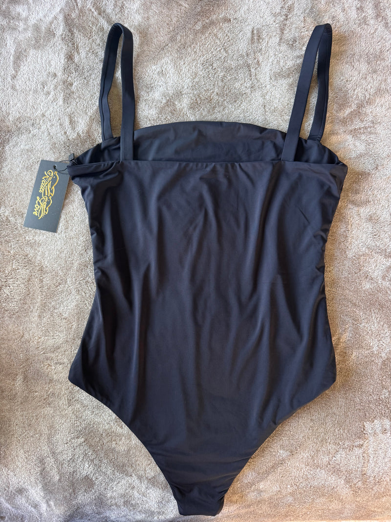 Capri One Piece - Black